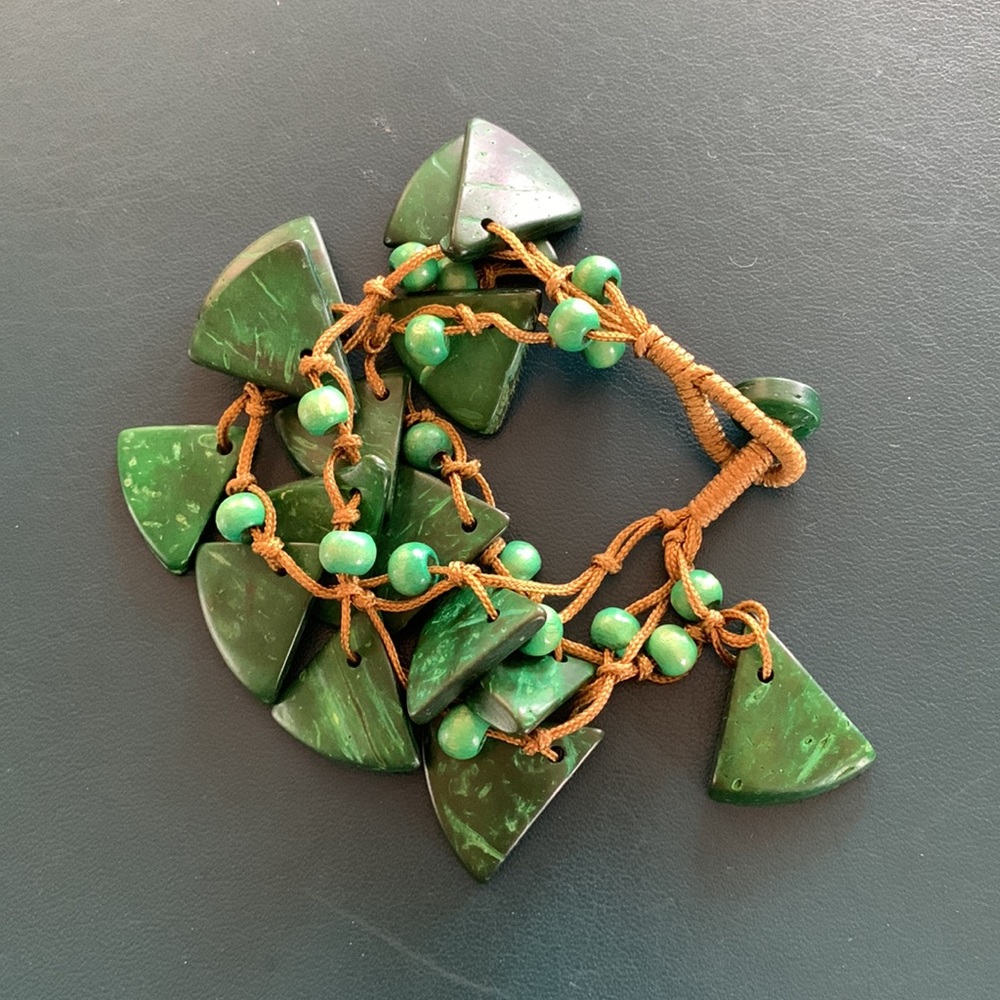 Vintage dyed emerald green wooden bracelet